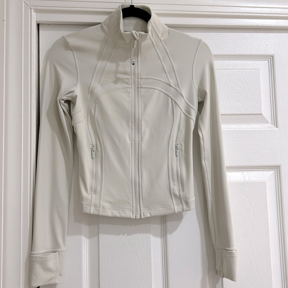 Lulu cropped define jacket!! Size 4